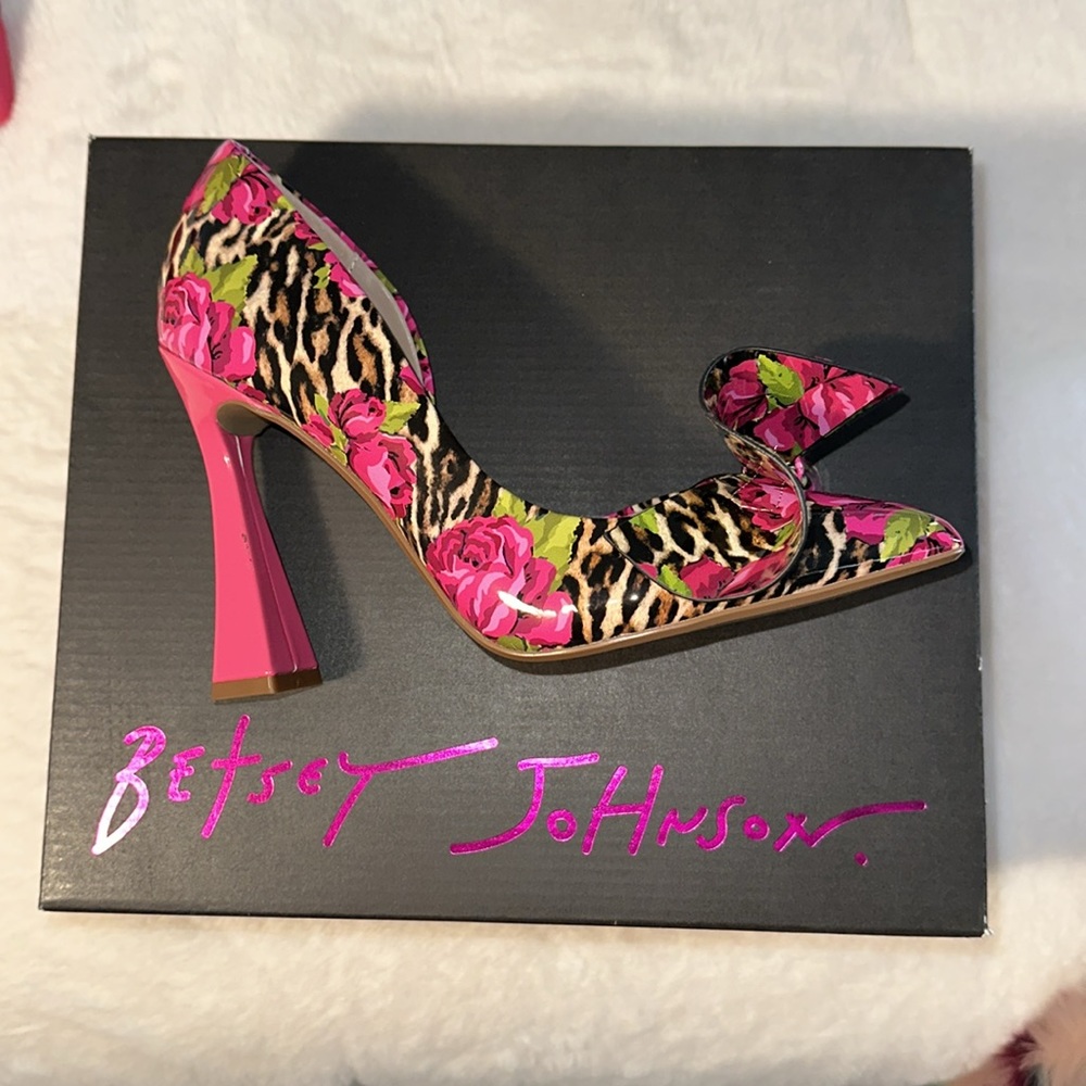 Betsey Johnson pumps